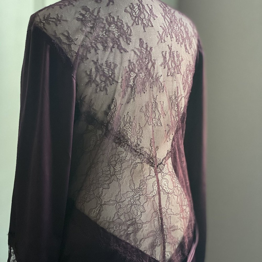 NWOT Victoria's Secret Chantilly Lace Satin Robe